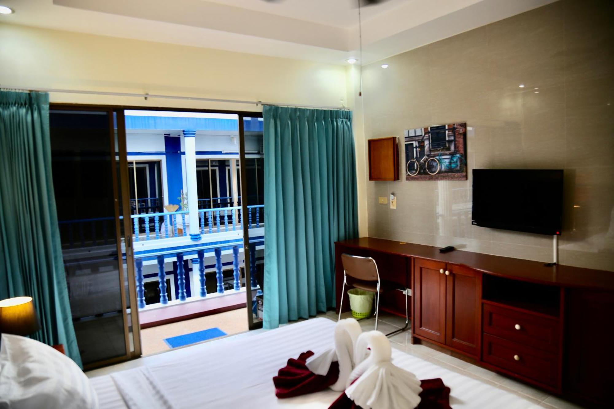 The Club Inn - Kamala Beach Exterior photo